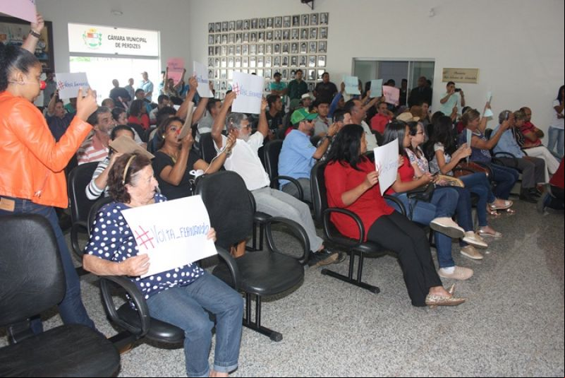 PREFEITO DE PERDIZES É RECONDUZIDO AO CARGO DE PREFEITO.